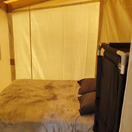 Yachting 83 Luxury tent *